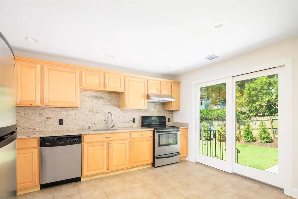 34 E Slope Road Bayville NY 11709