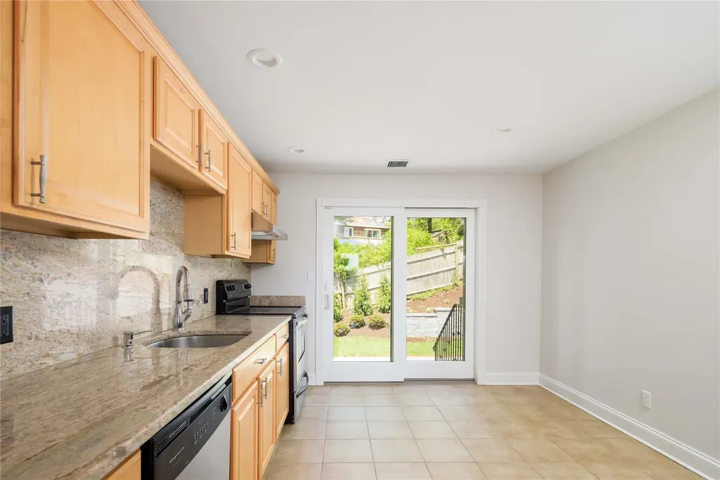 34 E Slope Road Bayville NY 11709