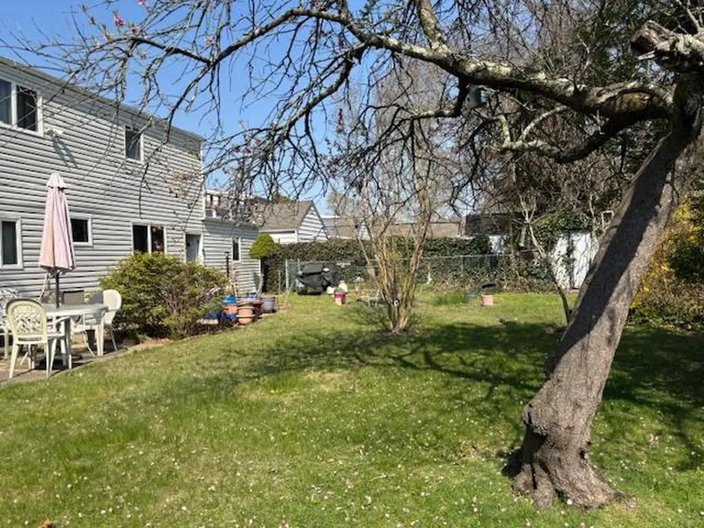 2 Copiague Place Copiague NY 11726
