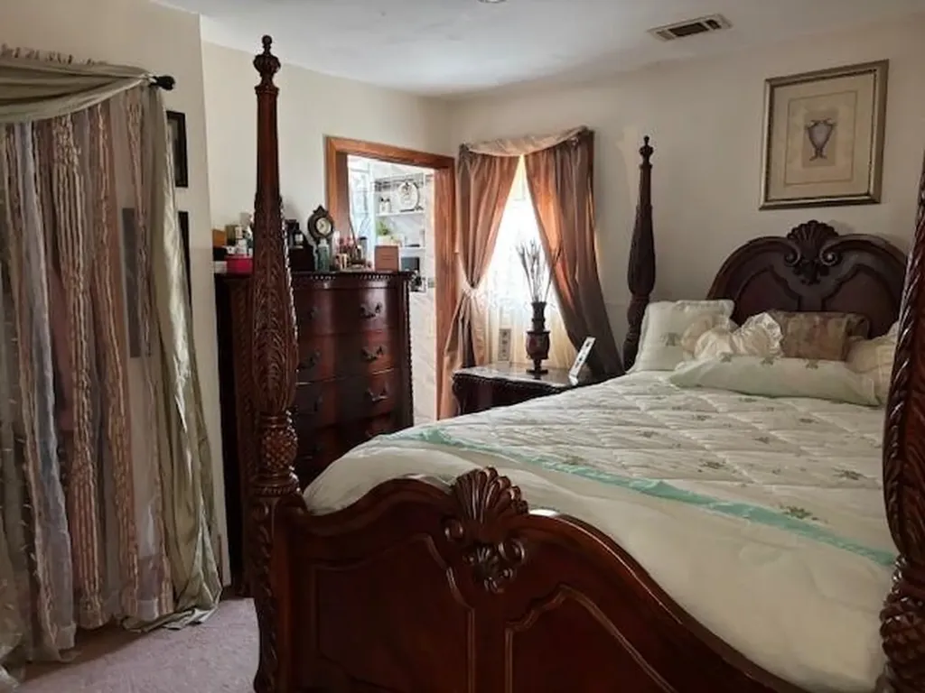 2 Copiague Place Copiague NY 11726