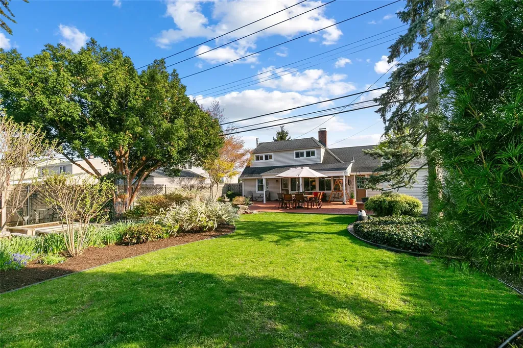 39 Mallard Road Levittown NY 11756