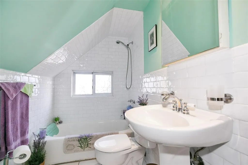 39 Mallard Road Levittown NY 11756