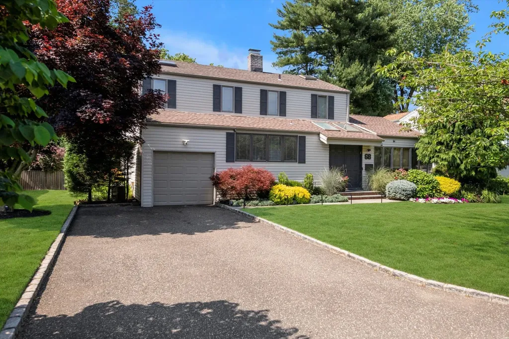 68 Argyle Road Albertson NY 11507