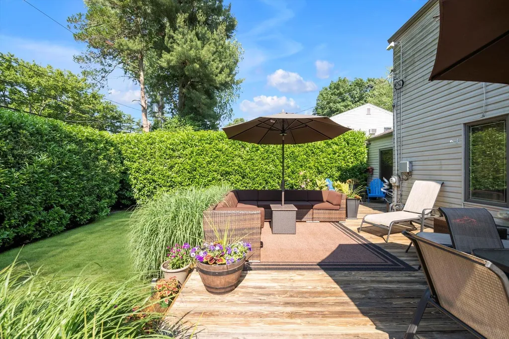 68 Argyle Road Albertson NY 11507