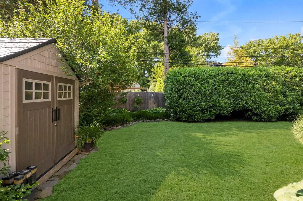 68 Argyle Road Albertson NY 11507