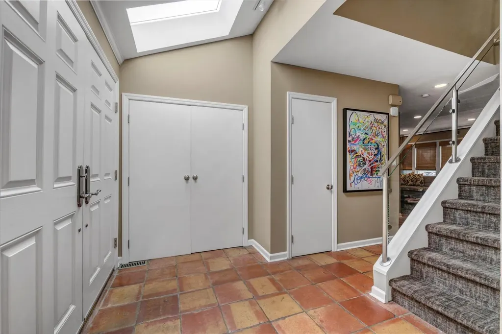 68 Argyle Road Albertson NY 11507