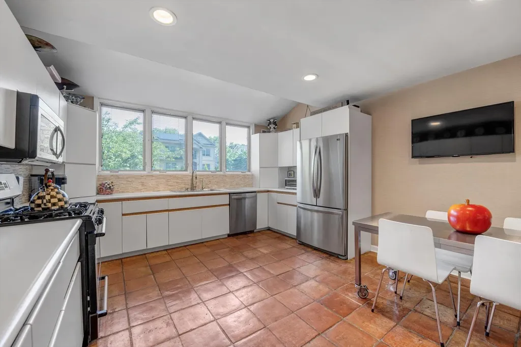 68 Argyle Road Albertson NY 11507