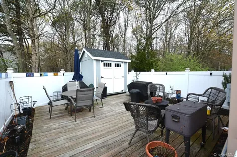 77 Village Circle W Manorville NY 11949