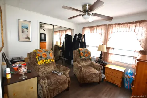 77 Village Circle W Manorville NY 11949