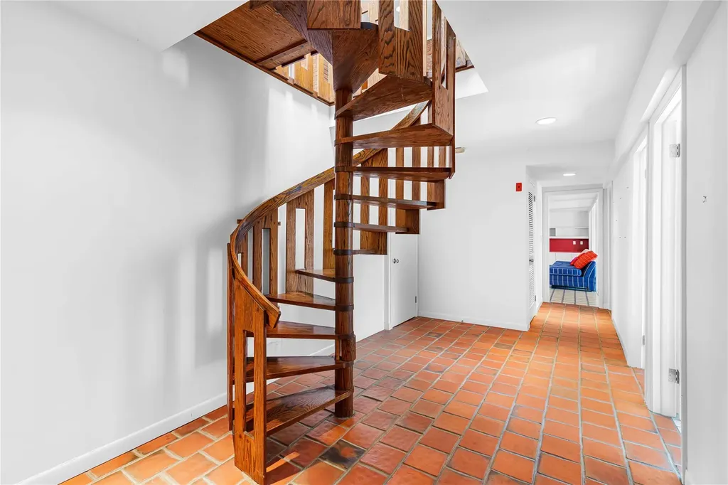 122 Ridgeview Road Poughkeepsie NY 12603