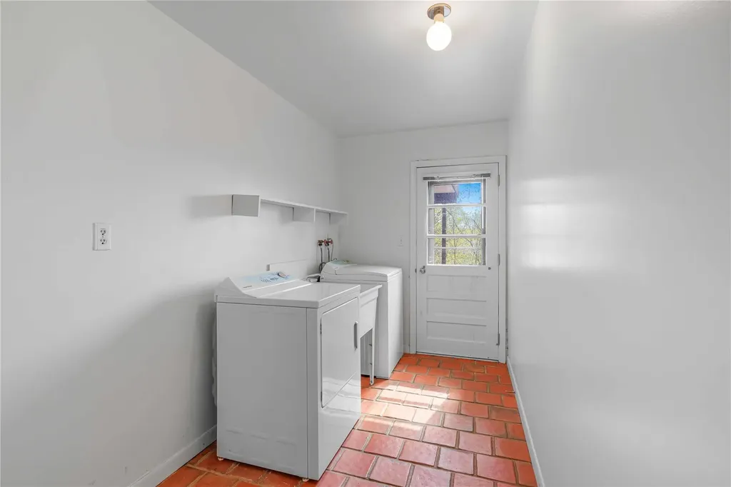 122 Ridgeview Road Poughkeepsie NY 12603