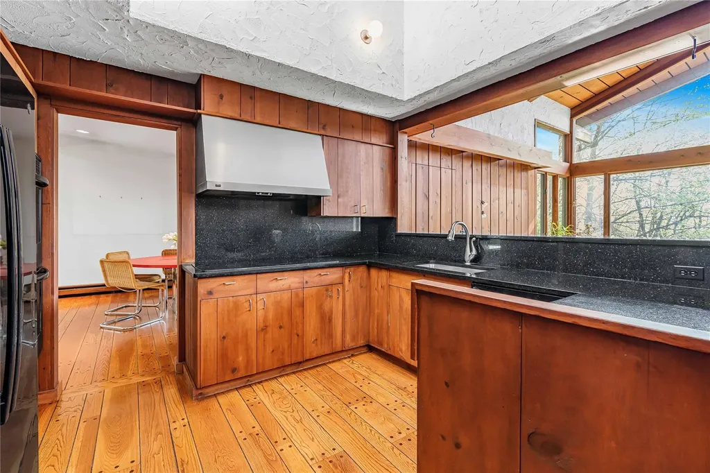 122 Ridgeview Road Poughkeepsie NY 12603