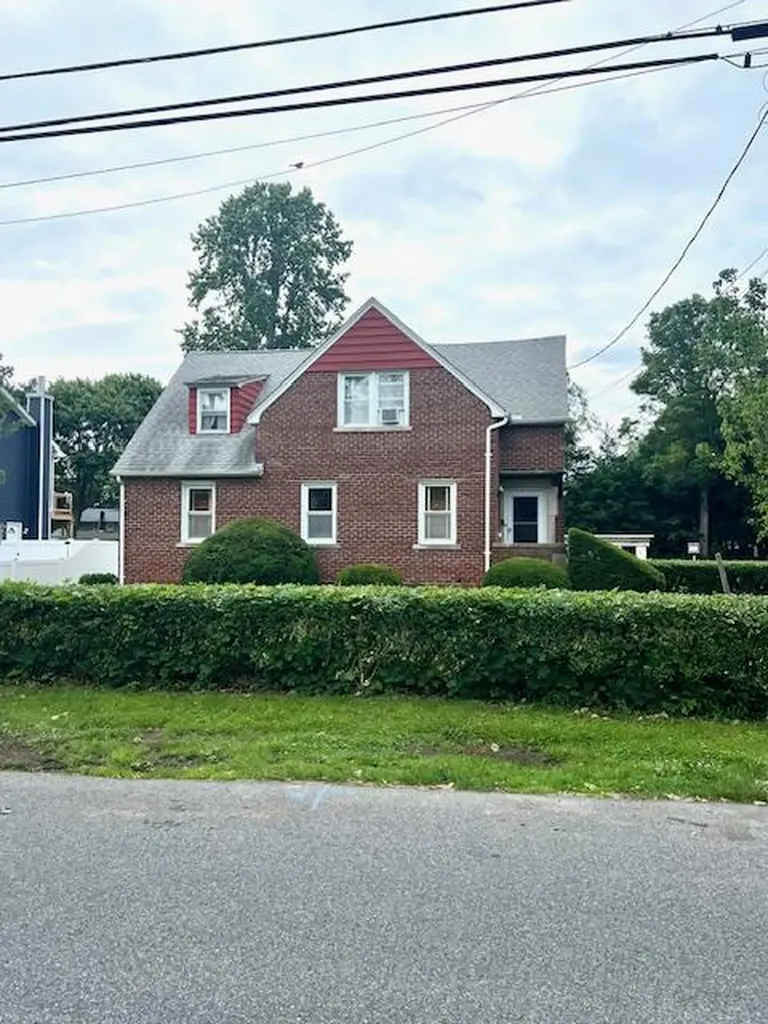455 Prospect Avenue Central Islip NY 11722