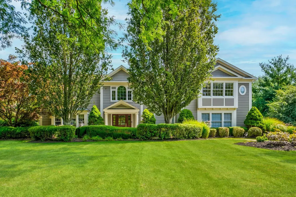 9 Clancy Drive Northport NY 11768