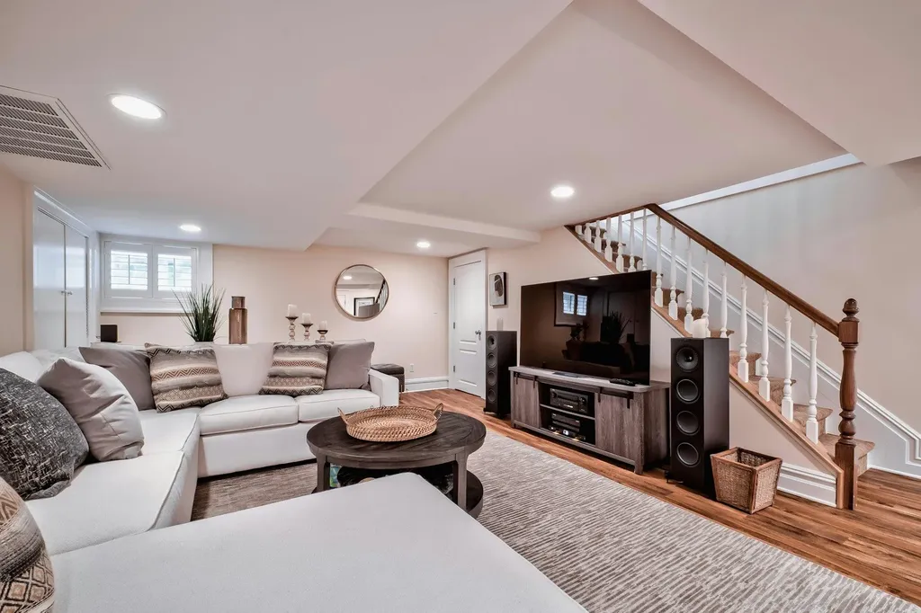 9 Clancy Drive Northport NY 11768