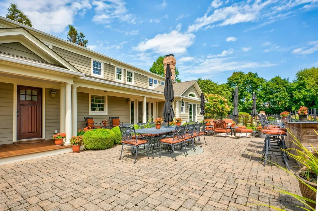 9 Clancy Drive Northport NY 11768