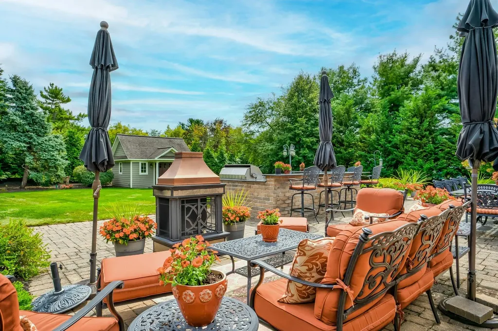 9 Clancy Drive Northport NY 11768