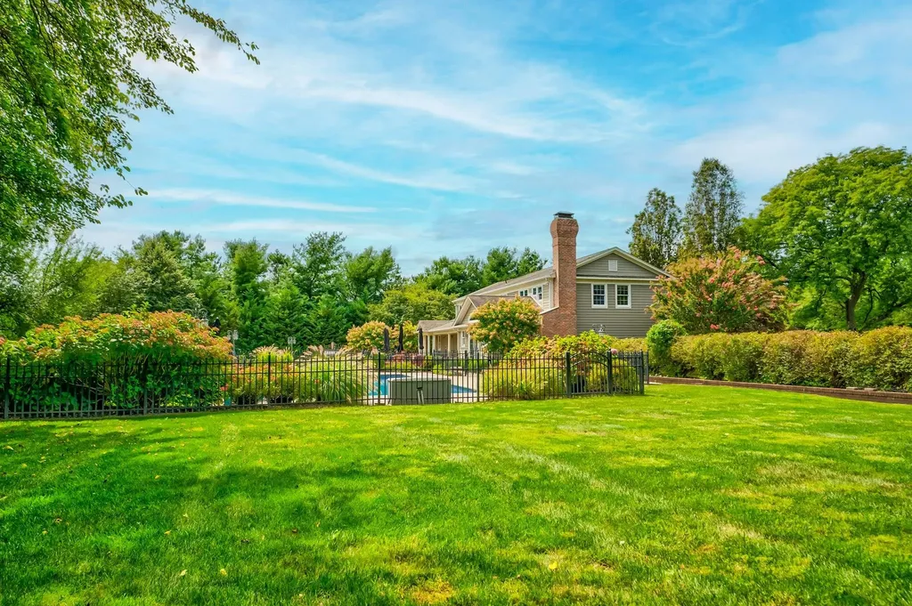 9 Clancy Drive Northport NY 11768