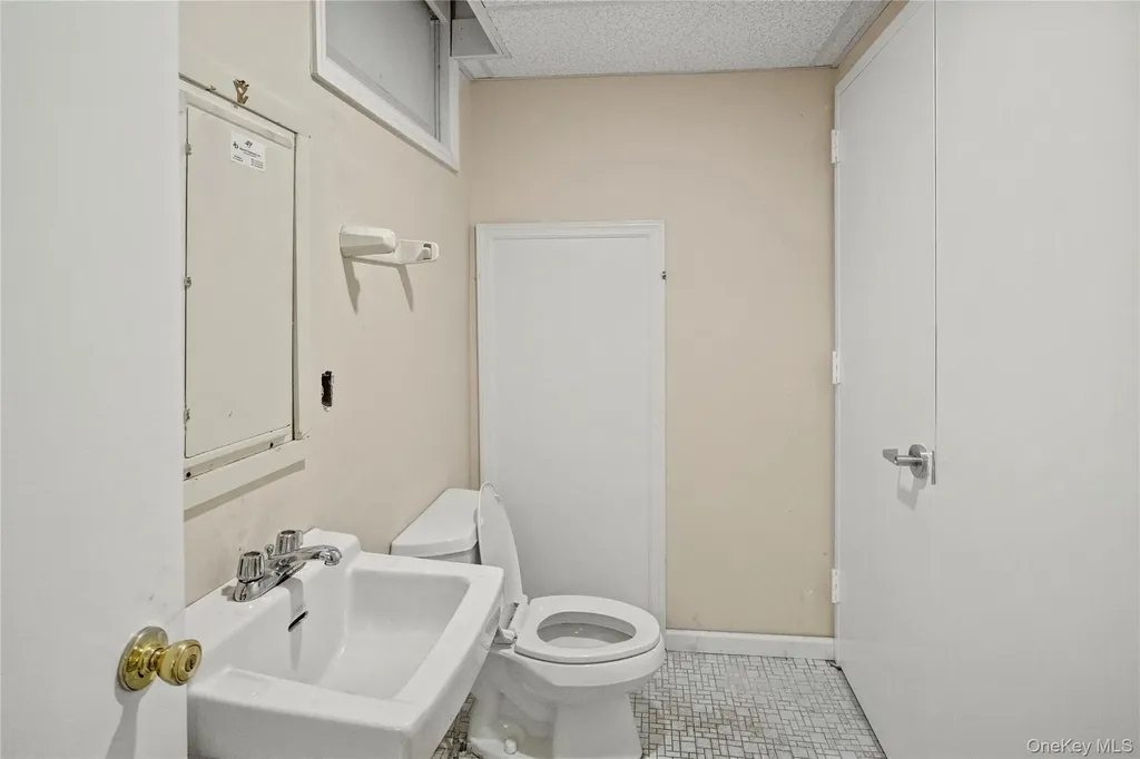191 Forest Avenue Locust Valley NY 11560