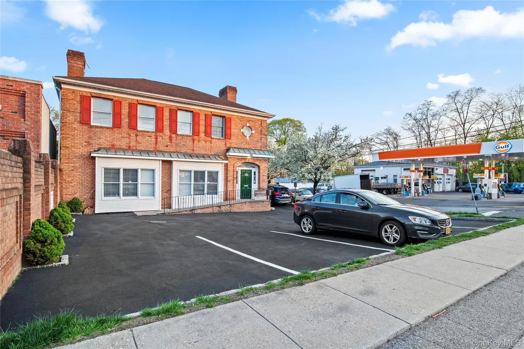 191 Forest Avenue Locust Valley NY 11560
