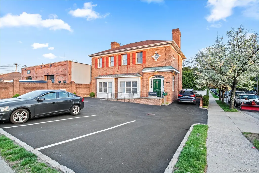 191 Forest Avenue Locust Valley NY 11560