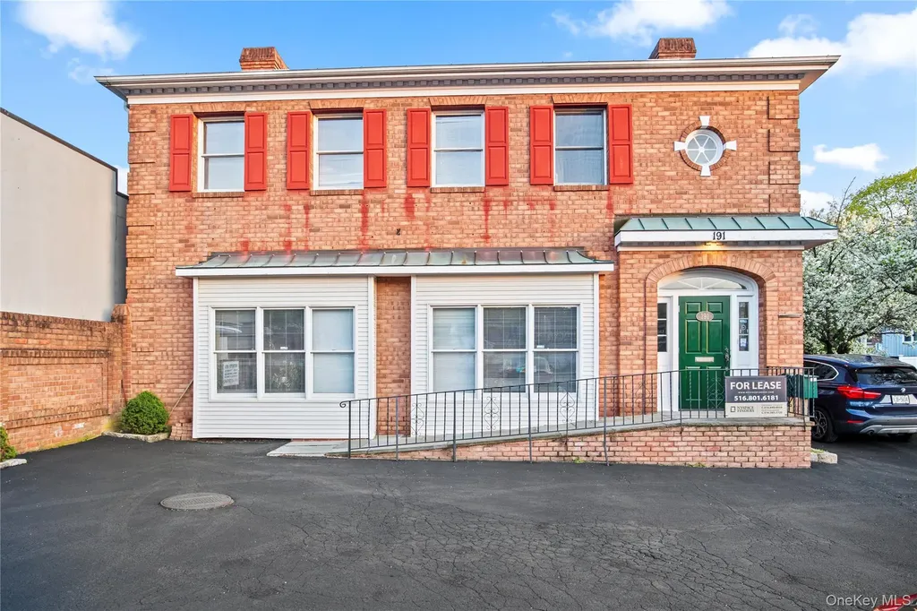 191 Forest Avenue Locust Valley NY 11560