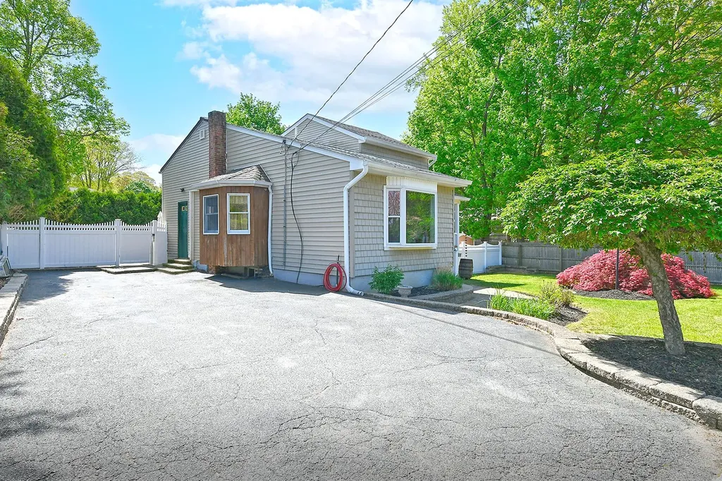 131 Juniper Road Kings Park NY 11754