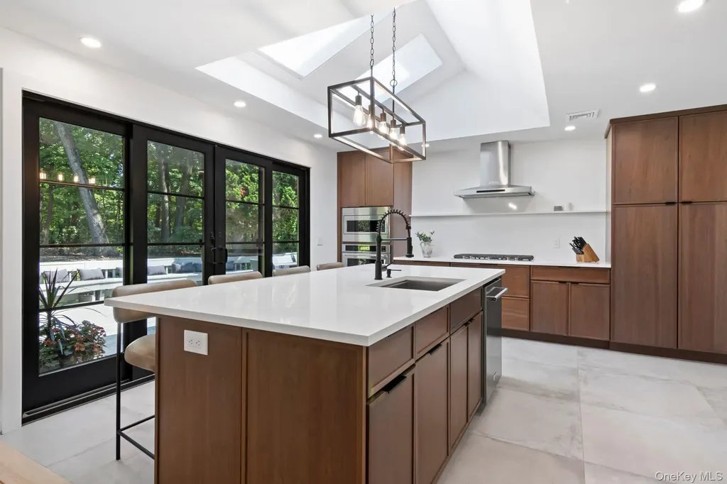 79 Brookhill Lane Huntington NY 11743