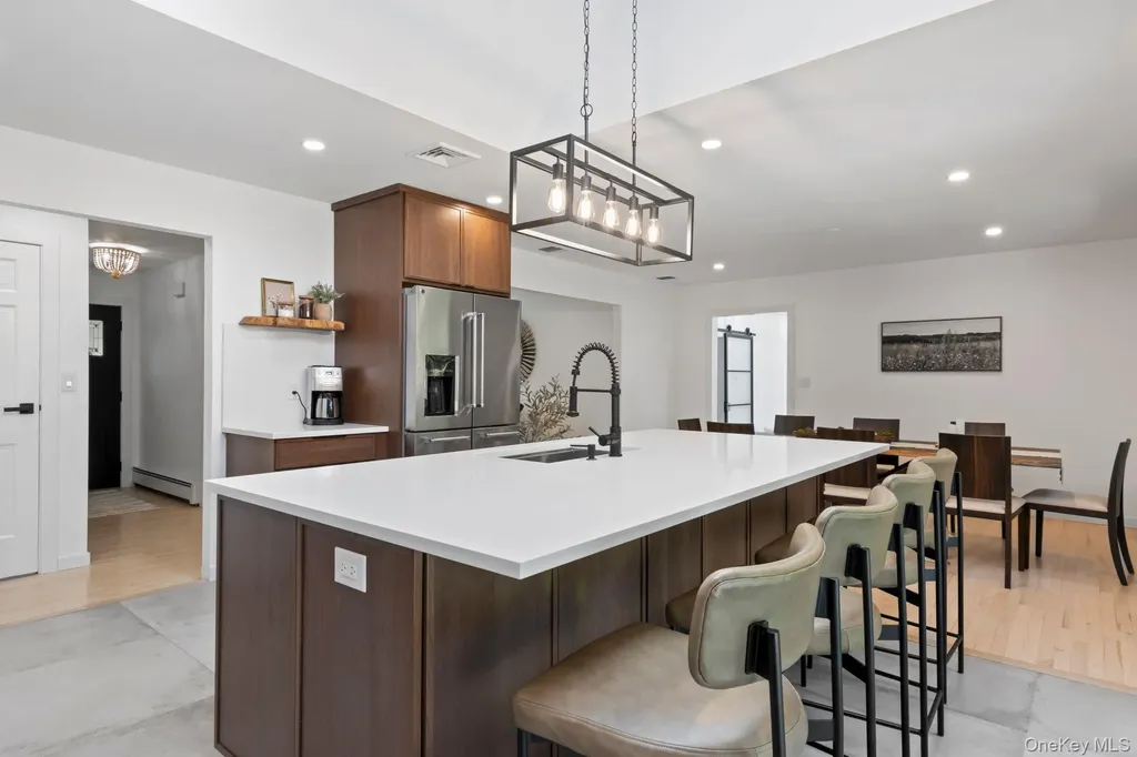 79 Brookhill Lane Huntington NY 11743
