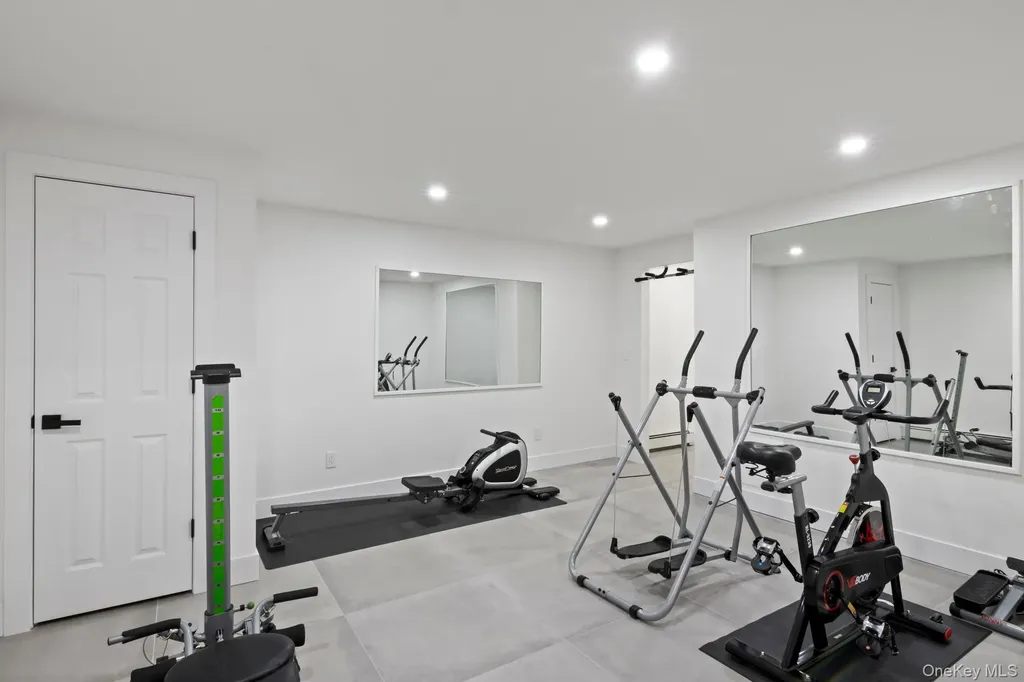 79 Brookhill Lane Huntington NY 11743