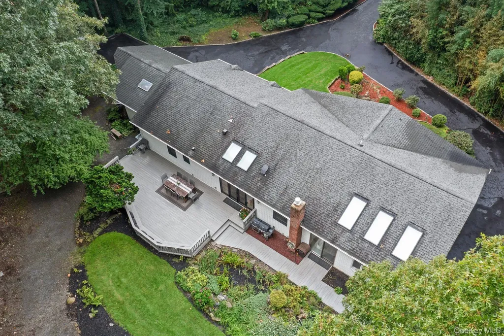 79 Brookhill Lane Huntington NY 11743