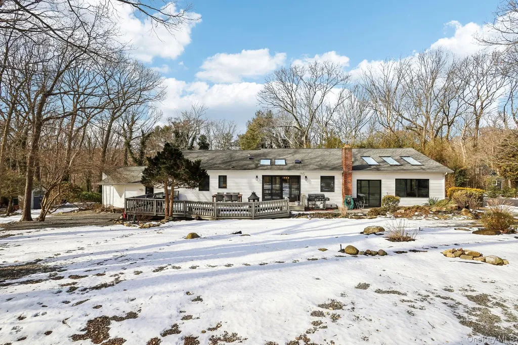 79 Brookhill Lane Huntington NY 11743