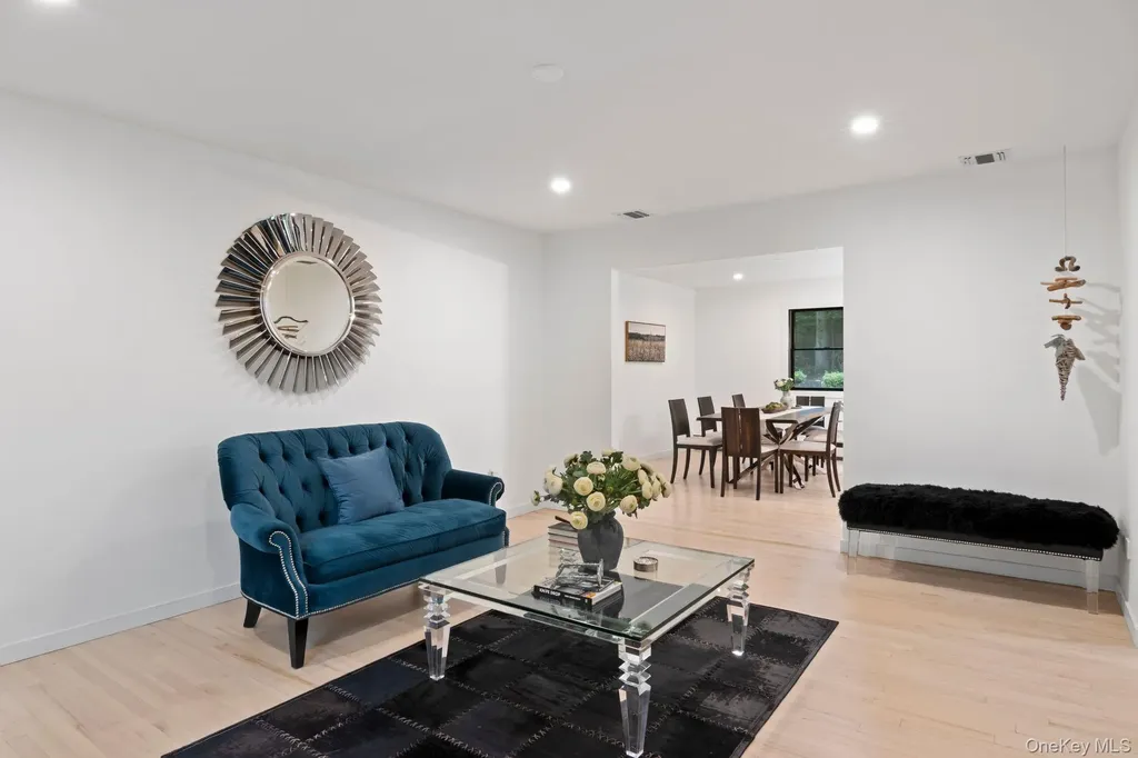 79 Brookhill Lane Huntington NY 11743