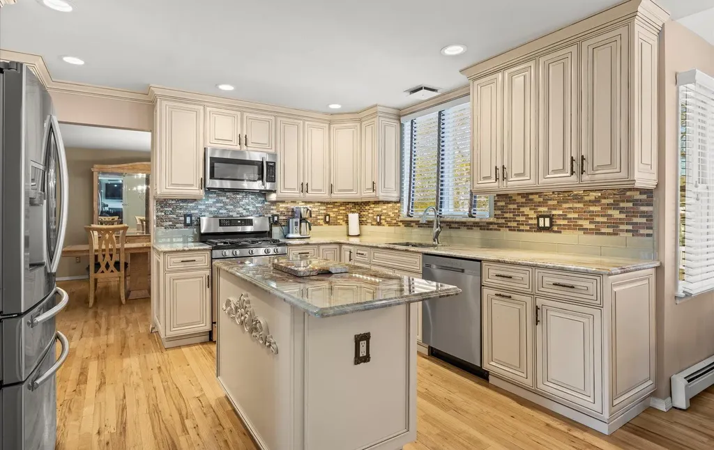144 Kings Park Road Commack NY 11725