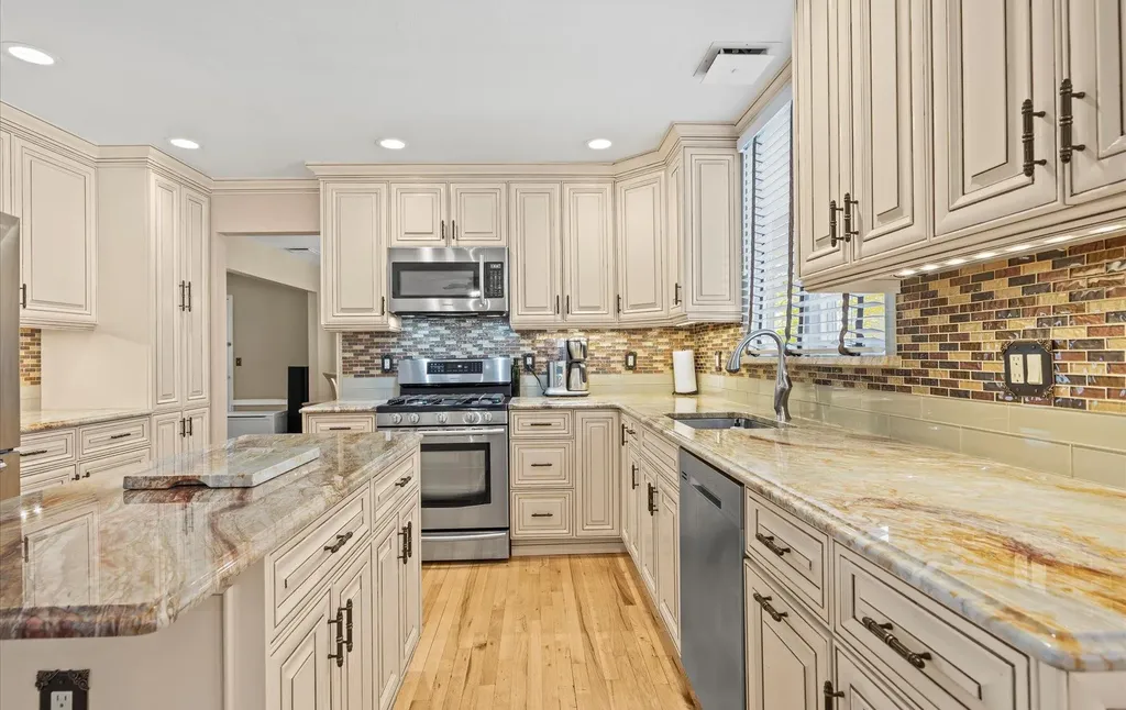 144 Kings Park Road Commack NY 11725
