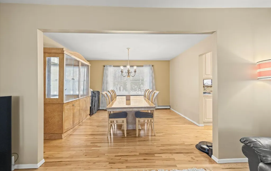 144 Kings Park Road Commack NY 11725