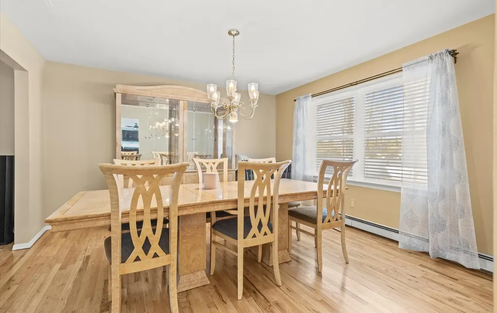 144 Kings Park Road Commack NY 11725
