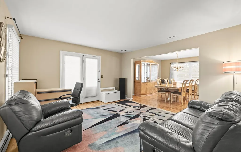 144 Kings Park Road Commack NY 11725