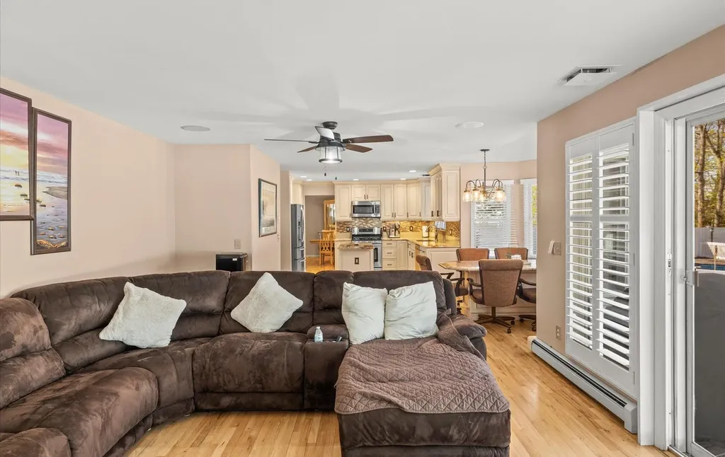 144 Kings Park Road Commack NY 11725