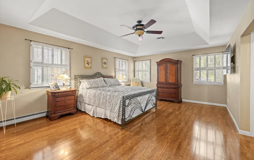 144 Kings Park Road Commack NY 11725