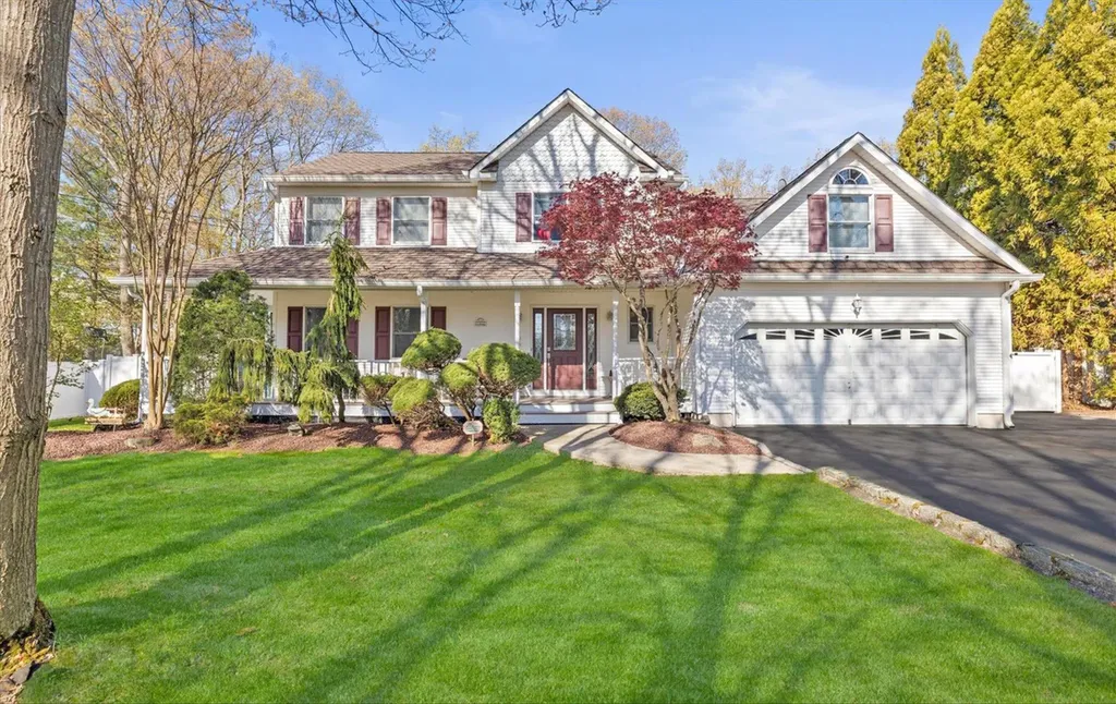 144 Kings Park Road Commack NY 11725