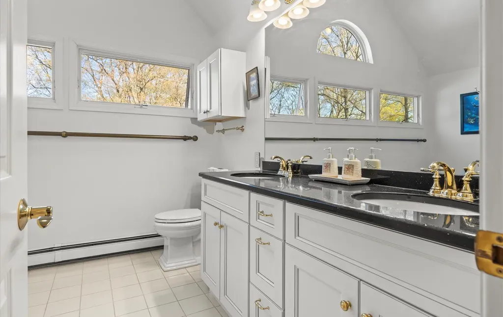 144 Kings Park Road Commack NY 11725