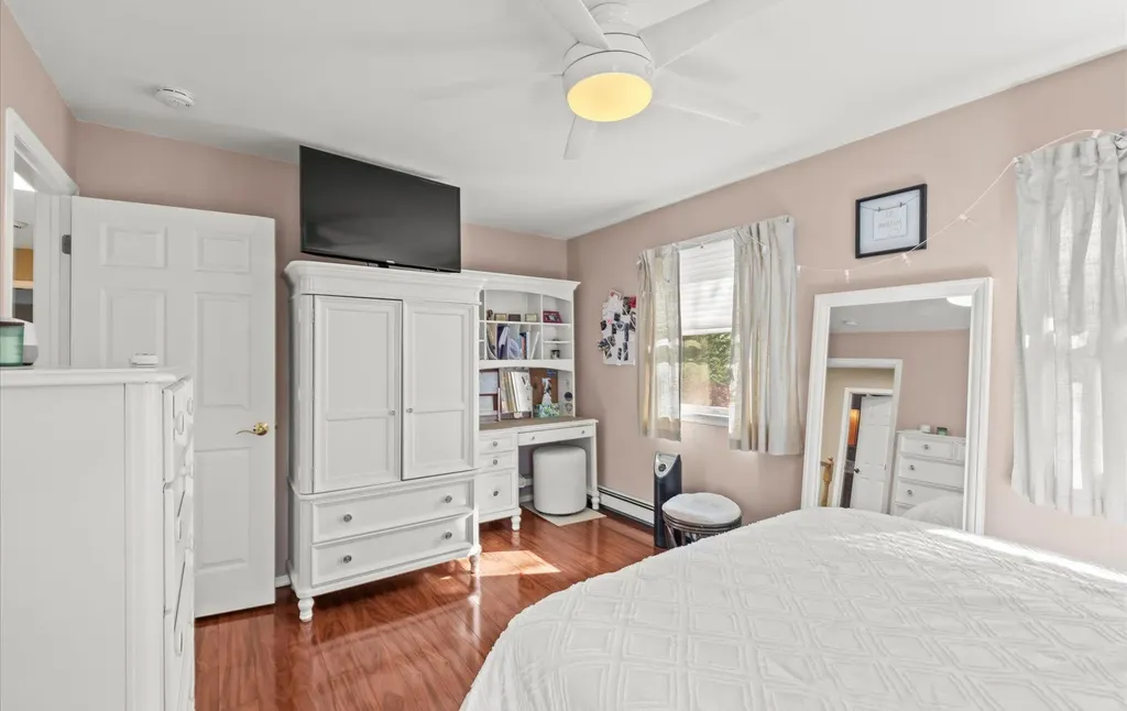 144 Kings Park Road Commack NY 11725