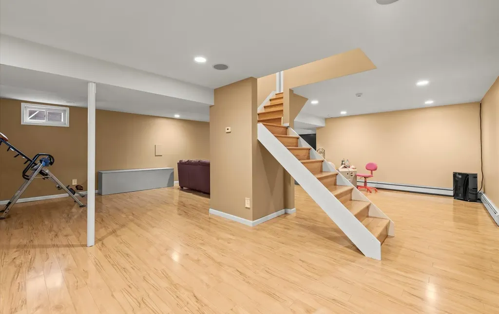 144 Kings Park Road Commack NY 11725