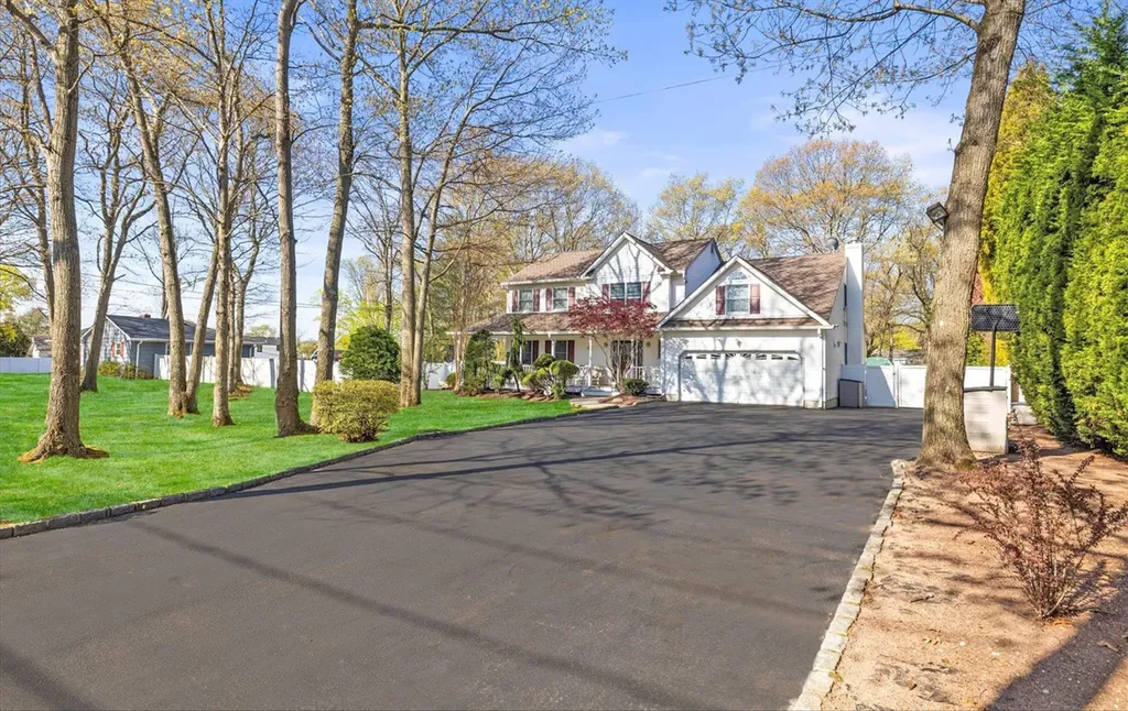 144 Kings Park Road Commack NY 11725