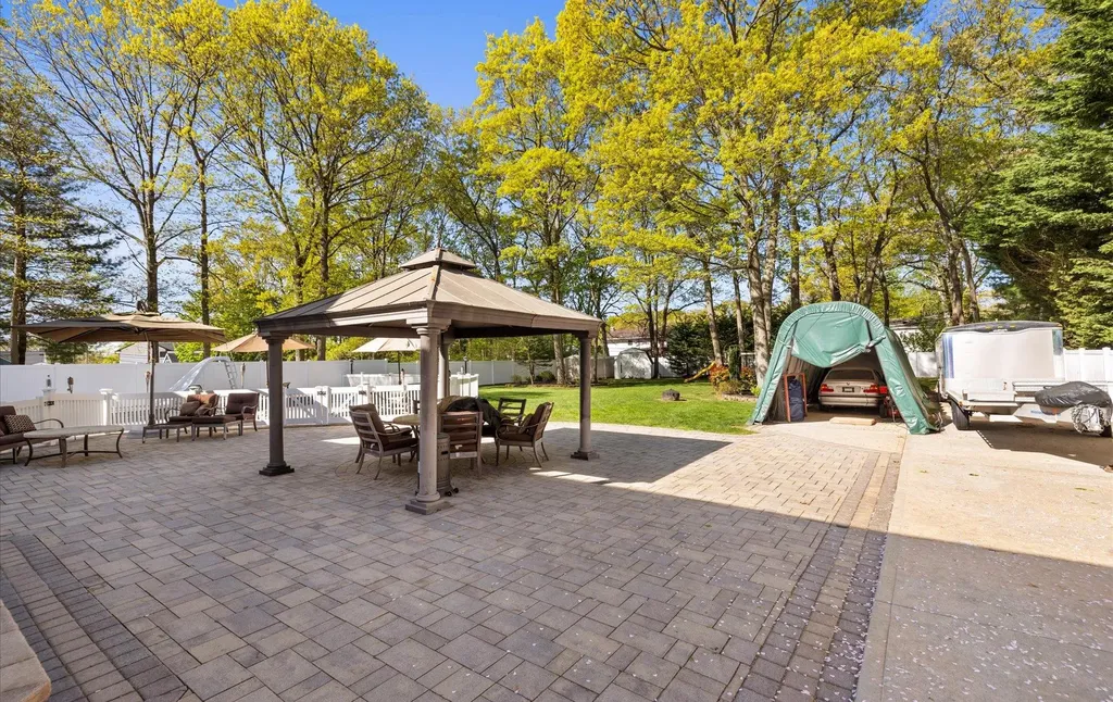 144 Kings Park Road Commack NY 11725