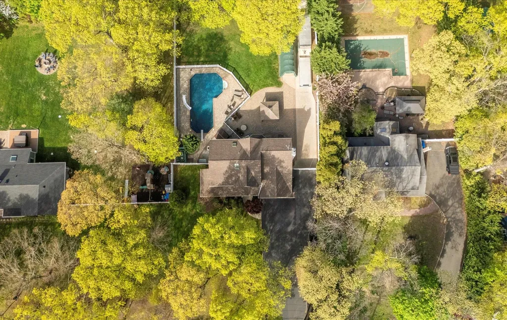 144 Kings Park Road Commack NY 11725