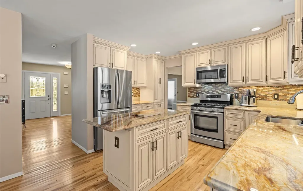144 Kings Park Road Commack NY 11725