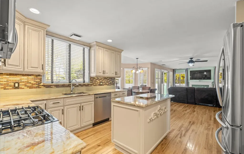 144 Kings Park Road Commack NY 11725