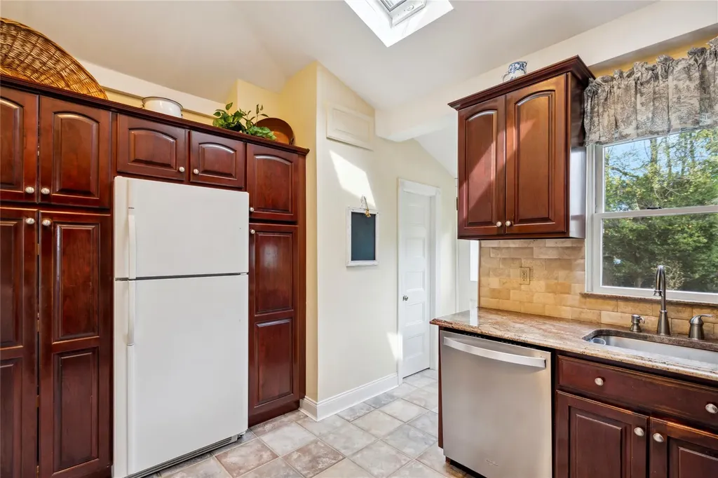 41 Gates Avenue Malverne NY 11565